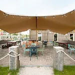 Glamping *