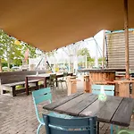 Glamping *